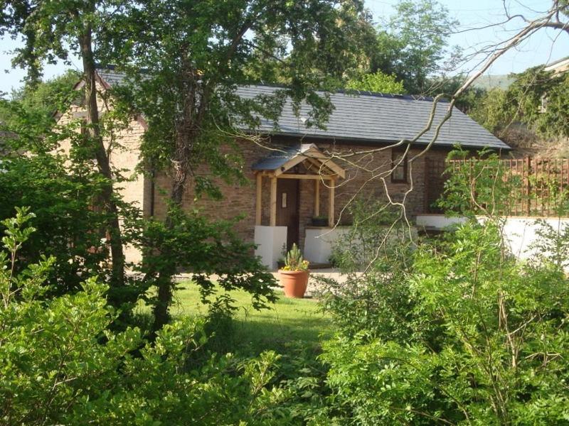 River Cottage@Cwm Mill - Riverside Family Holidays In The Black Mountains Hereford Exterior photo